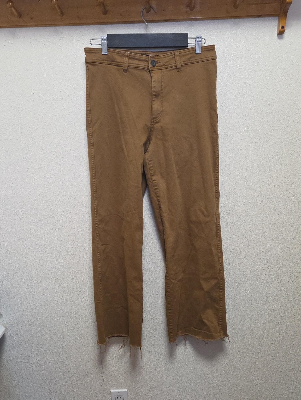 Kut from the Kloth Women's Tan Flare Jeans with Raw Hem